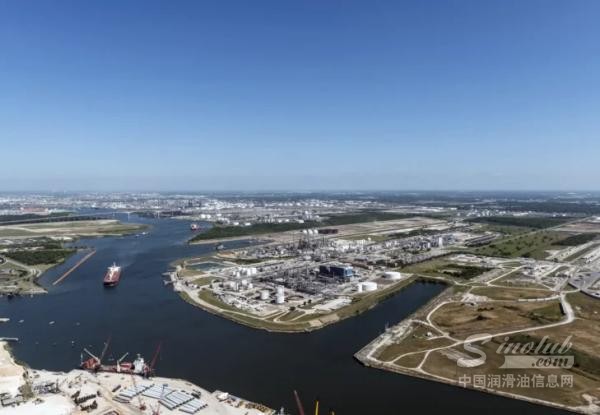 U.S.-fuel-exports-hit-record-8.2M-bd-on-diesel-jet-fuel-surge-729x505(1).jpg