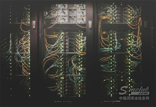 1786426266486797.jpg Eole-Castrol-Woodman-team-on-AI-data-centre-cooling--729x504.jpg