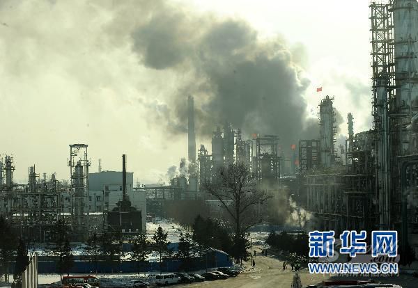 抚顺石化公司石油二厂闪爆致至少30余伤 暂无死亡