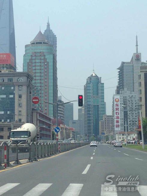 亚信峰会召开 东昊广告牌亮相陆家嘴