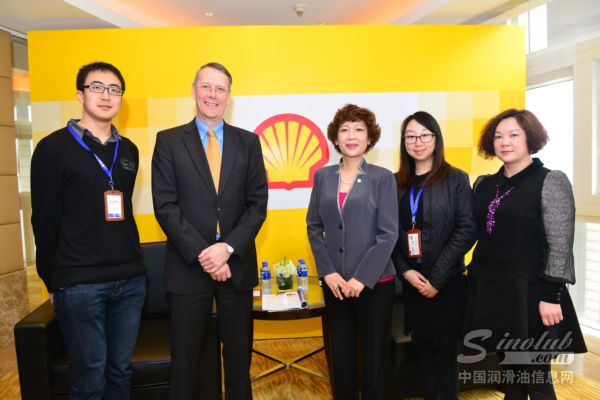 访壳牌全球商用技术副总裁Adrew Hepher博士、壳牌上海技术有限公司总经理黄爱闽女士