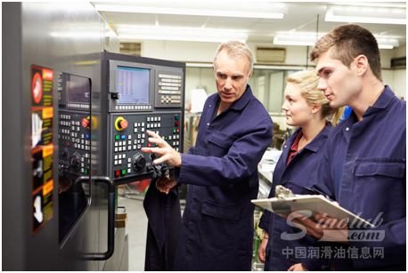 PETRONAS  润滑油——优质原料，尖端科技