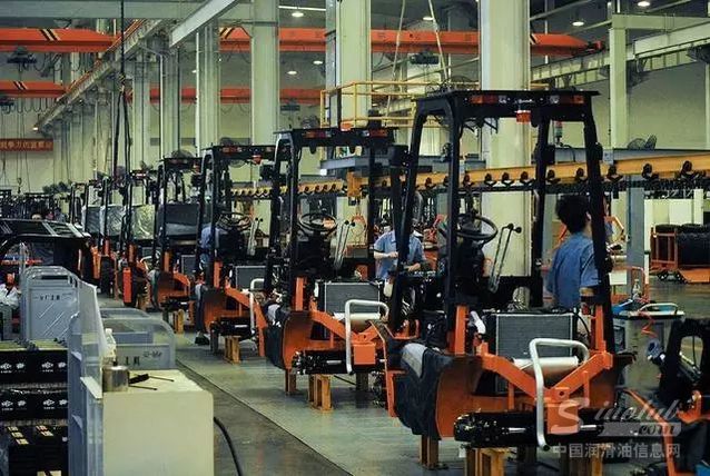 人工智能即将颠覆这8大行业，未来还需要汽修工吗？