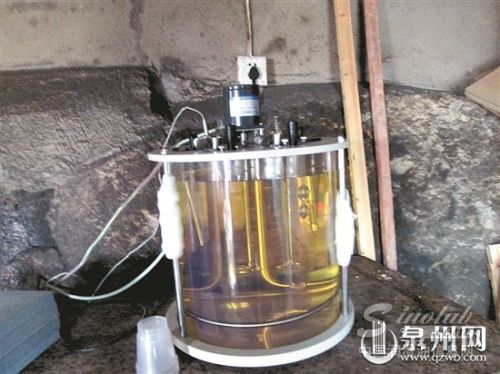 假冒机油穿上“防伪外衣” 利益链环环相扣