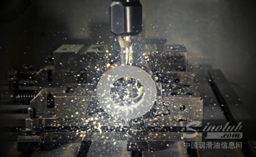 使用金属加工液专用消泡剂的注意事项