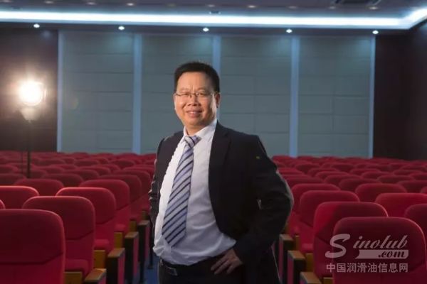 石俊峰：会直播，懂网红，润滑油企业也玩“互联网+”