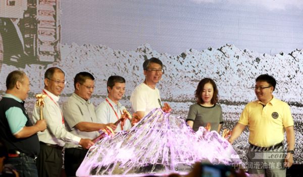 统一润滑油发布工程机械移山系列 开启工程养护新时代