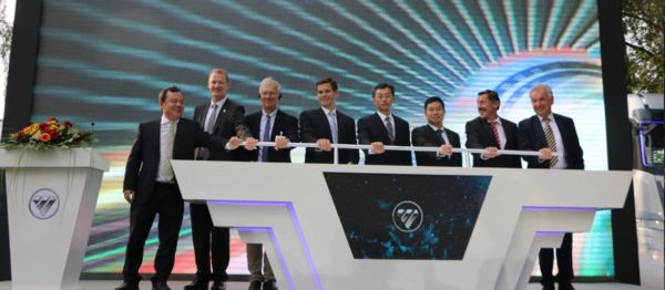 为引擎保驾护航 康胜润滑油助力欧曼EST超级卡车全球震撼上市