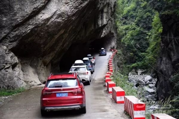 龙蟠队成功完成史上最虐互联网汽车拉力赛