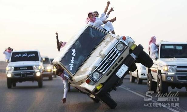 “沙特阿美”蒸发5000亿美元?靠原油吃饭的国家彻底完了