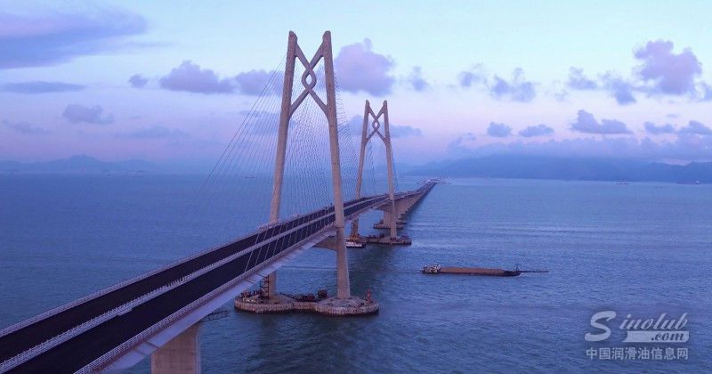 壳牌沥青助力港珠澳大桥主桥大陆段桥面铺装完成