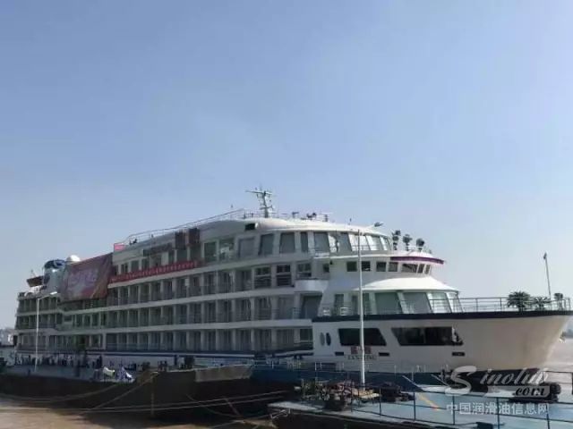 中华经销商销售团队上船啦！