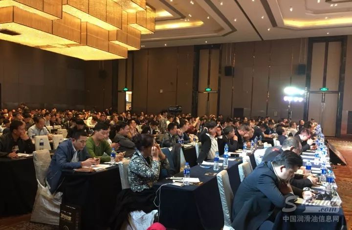 力魔出席2017（中国）汽车服务业城市战略大会河南站