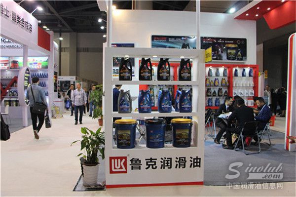 2017·杭州全国汽配会展台风采：鲁克润滑油润滑油