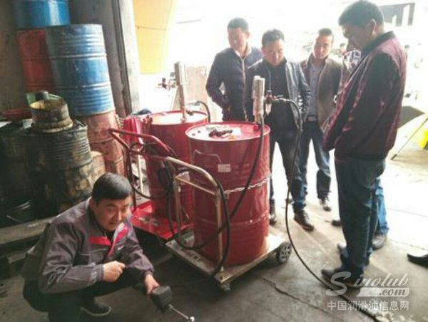 美孚黑霸王建设河西走廊润滑服务网络