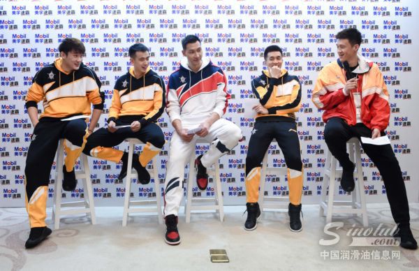 CBA全明星球员现场互动