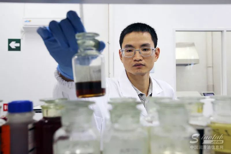 共赢 | 亚洲技术领先者 – 中国天然气发动机油的发展