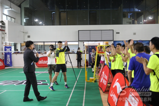 道达尔李宁李永波杯3v3羽毛球赛热度继续 世界冠军徐晨助阵武汉站