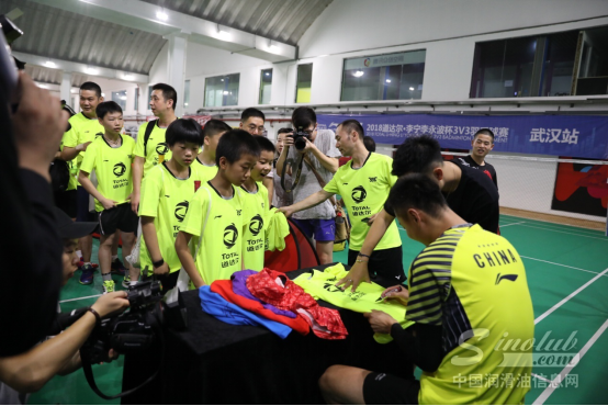 道达尔李宁李永波杯3v3羽毛球赛热度继续 世界冠军徐晨助阵武汉站