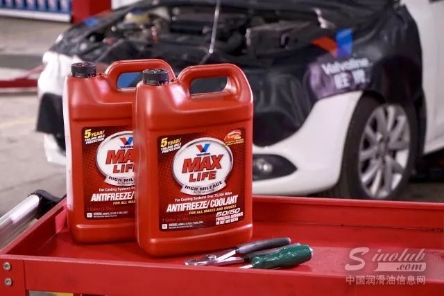 大夏天的，不给爱车来一桶长效又强大的防冻液试试？