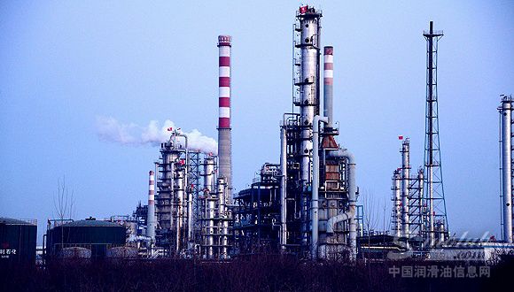 地方炼油厂崛起 产能过剩放宽成品油出口成必然