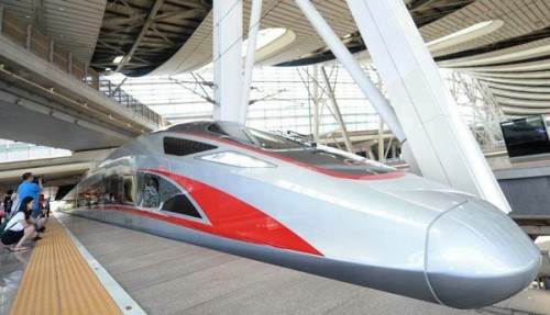 加长版“复兴号”暑运开跑，中国铁路崛起背后的“隐形力量”