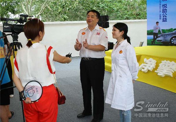 壳牌负责任人及专家子活动现场接受媒体采访