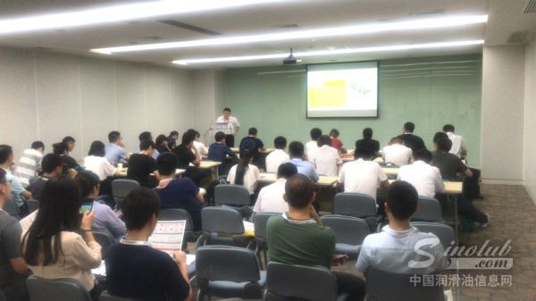 壳牌润滑脂产品应用专家郑江宁先生进行技术分享