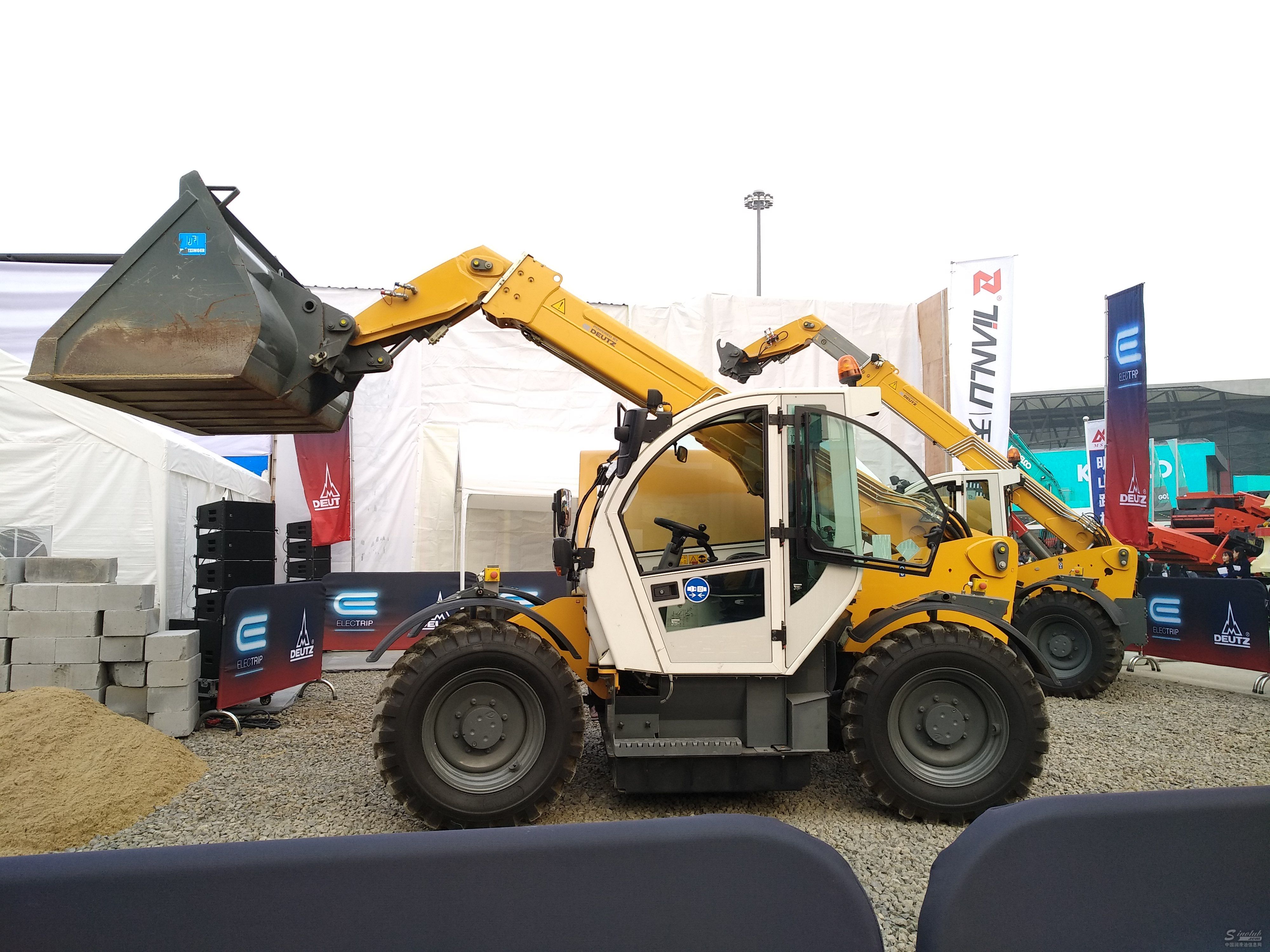 第9届上海宝马展展位风采：道依茨