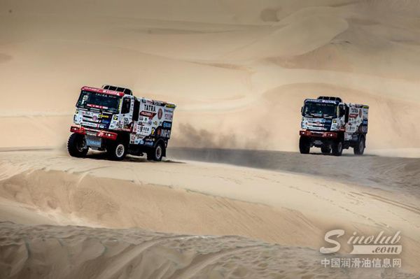 零公里润滑车队携重量卡车亮相达喀尔