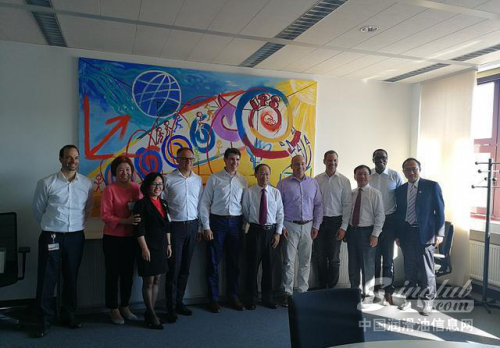 长城润滑油团队在德国奔驰总部