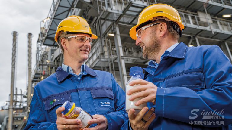 Andreas Kicherer博士与Stefan Gräter 博士负责的“化学循环项目”促进塑料回收和循环再利用。