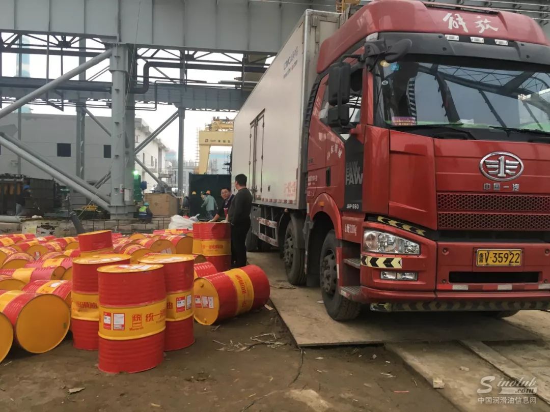 统一合成酯型抗燃液压油到达项目基地