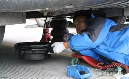 机油没放干净会损伤发动机吗