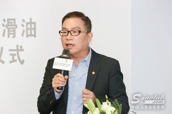 图为壳牌创新与运营优化部门总监黄御龙先生介绍解决方案