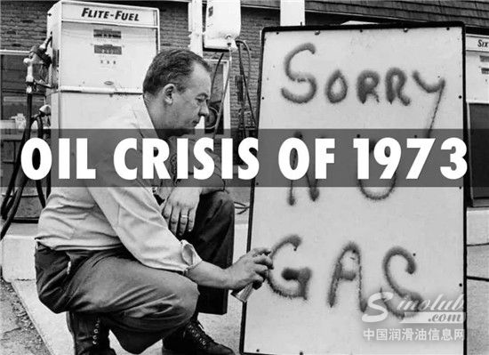 裕廊岛:填海造陆解决石化用地