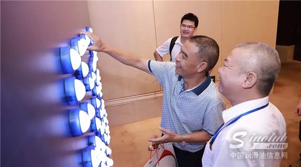 客户点亮悍虎国六图标