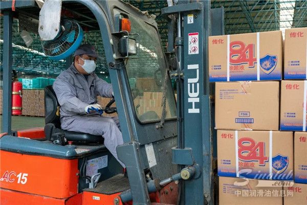 支持逆行英雄，传化发起“关爱抗疫卡车司机”行动