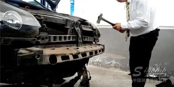 4S店砸车“创收”：砸坏好零件定损再修，截留油液回收再卖，无底线坑车主！