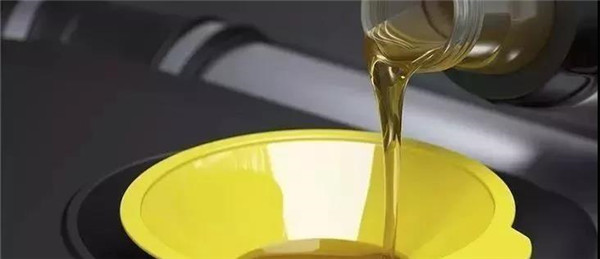 如何发现润滑油的换油信号？