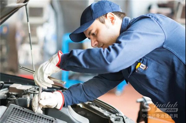 保持发动机最佳状态，记得定期检查机油