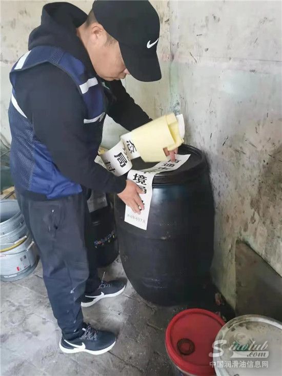 无证收购贮存废机油、液压油,南通这个收购点被查封了