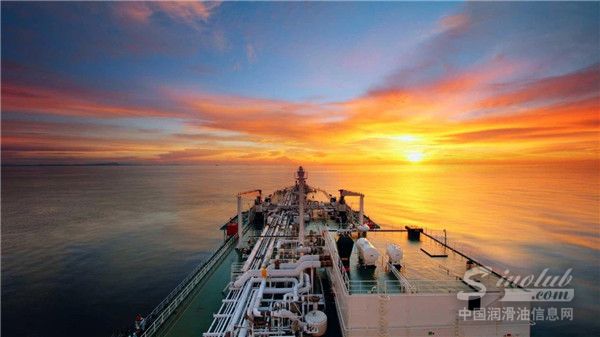 七年最好业绩！“三桶油”上半年狂揽1200亿，集体布局新能源业务