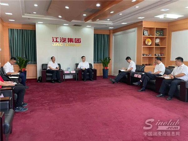 龙蟠科技总裁吕振亚一行应邀拜访江汽集团