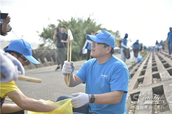 守护蔚蓝星球，巴斯夫举办首个全国员工志愿者净滩行动