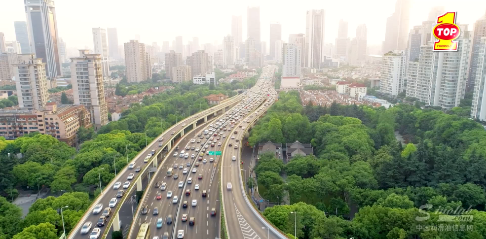 TOP1 SP低碳润滑油，开启减碳出行模式