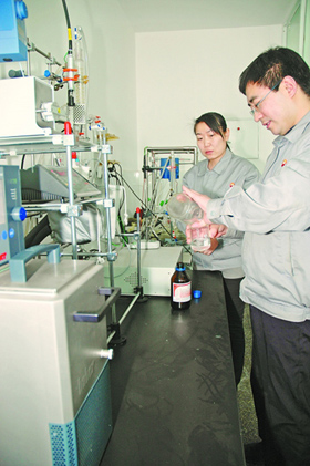 创造：为了昆仑润滑油站稳高端 