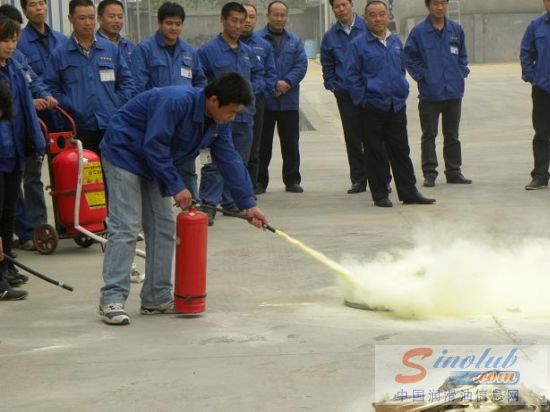 卡松石化注重生产安全，重抓消防演练
