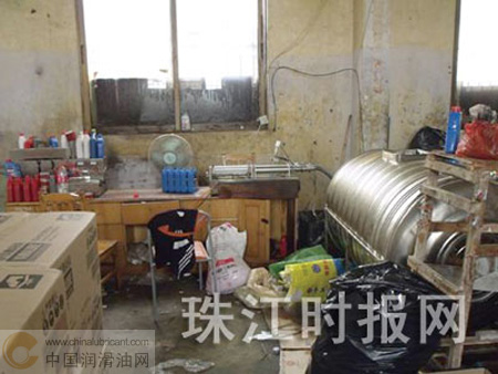 广东顺德查获特大假机油窝点　主销闽粤川