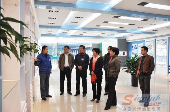 企业包保领导-区政协主席郑艳秋到卡松调研工作